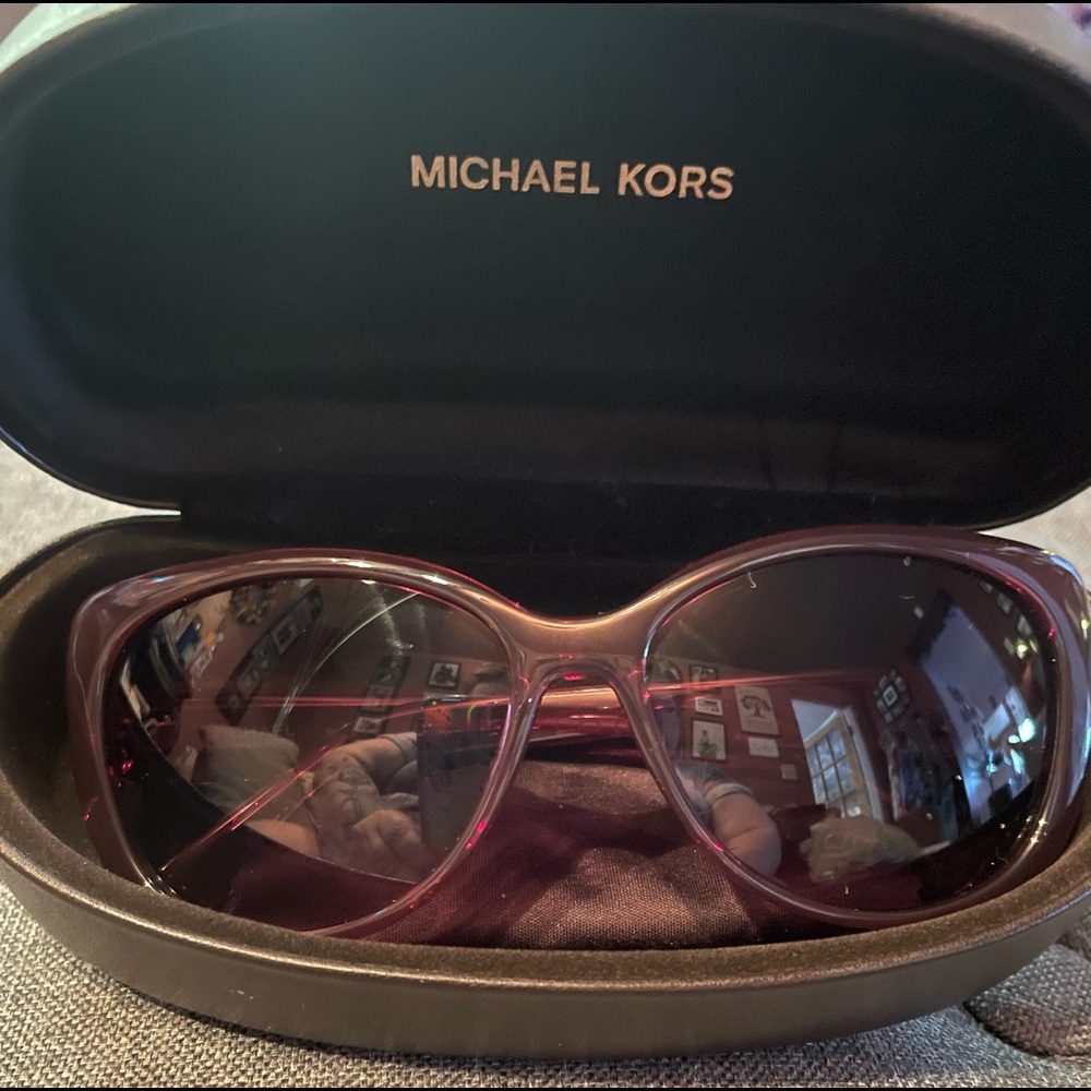 @@Vintage Michael Kors@@ Sunglasses with hard case and polishing cloth.